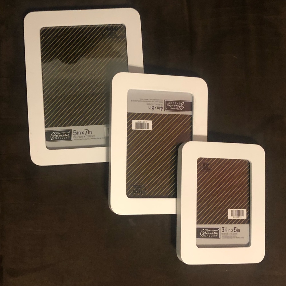 3 Picture Frames,